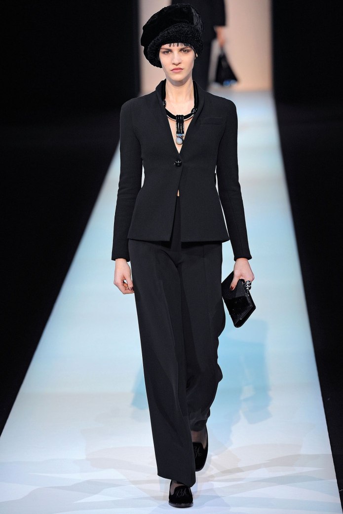Emporio Armani костюм женский брючный