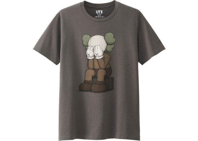 Майка юникло KAWS