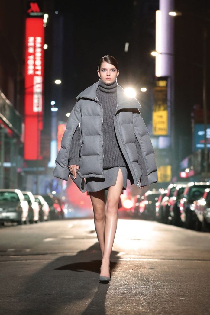 Burberry подиум 2021