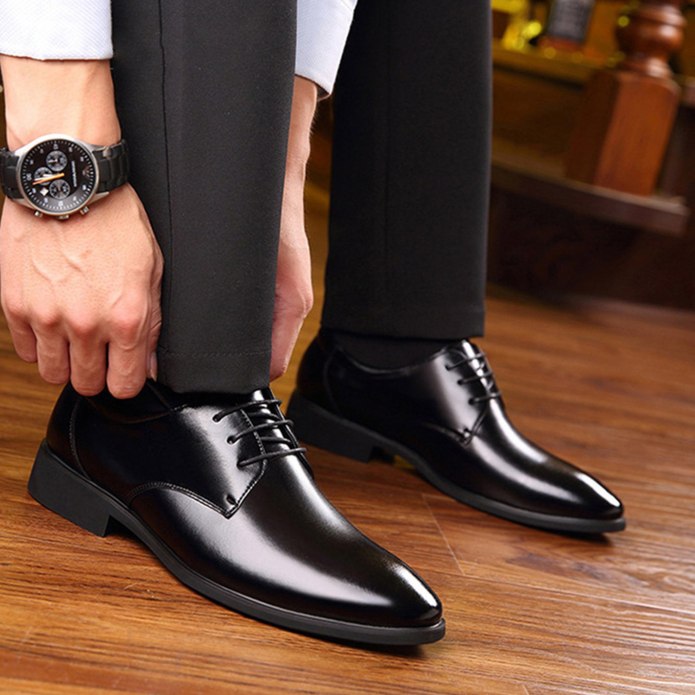 2022new High quality Soft Cow Leather men's Shoes man Brown Business Dress Shoes Classic Round Toe Moccasins Zapatos hombre