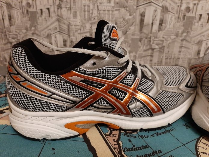 ASICS Luminus 2021