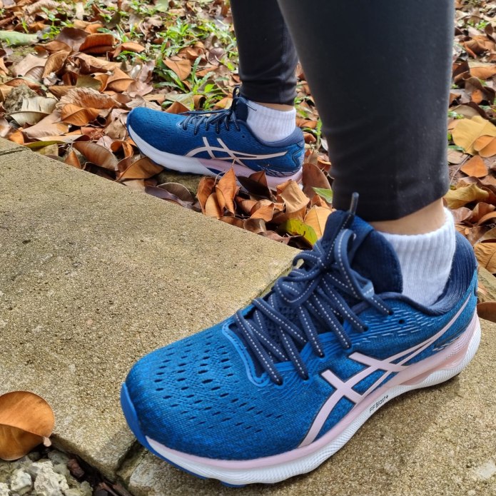 ASICS черный синий персиковый