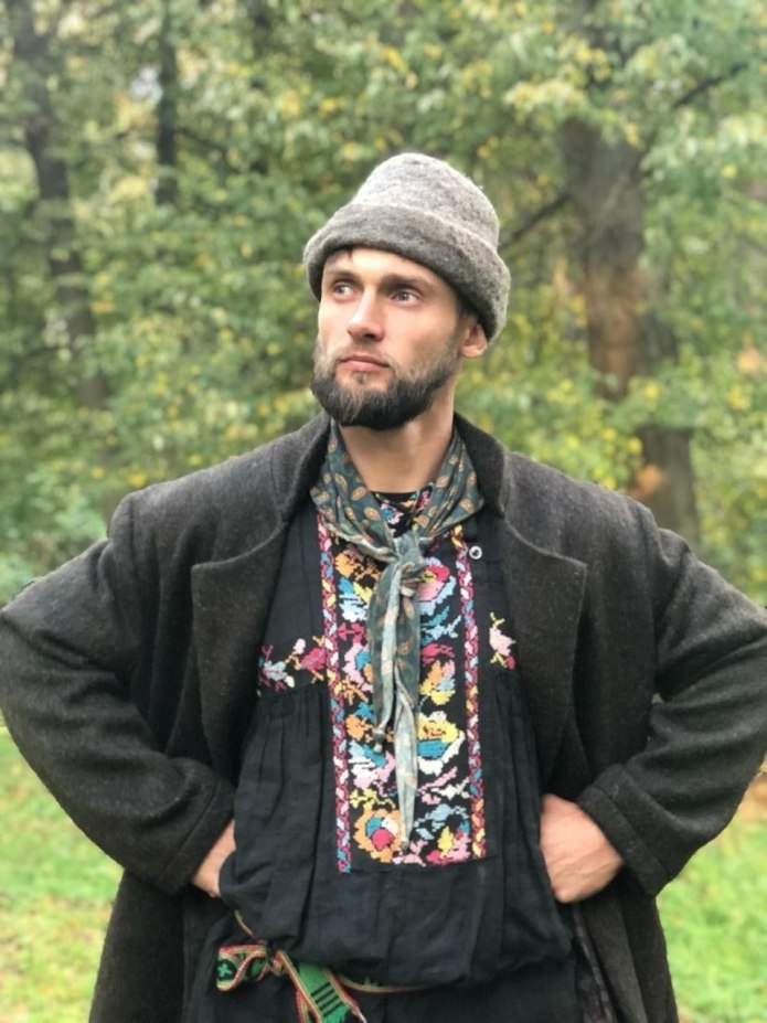 Русичи в рубахах