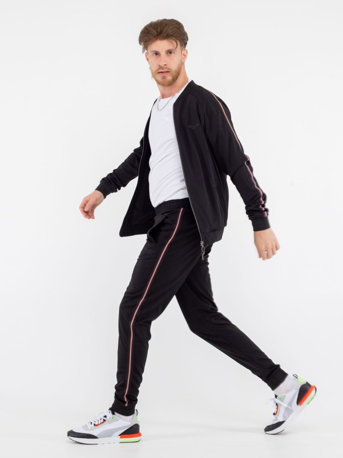 Reebok / куртка Wor DBLKNT FZ Hoodi Black