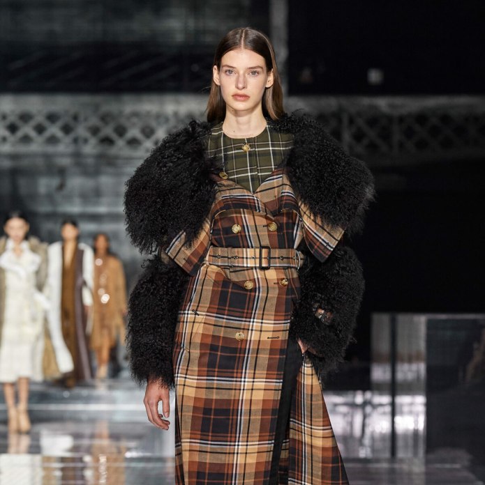 Burberry 2021 осень зима