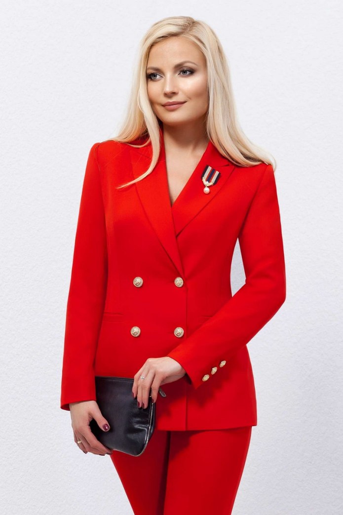Лиссана юбочные костюмы