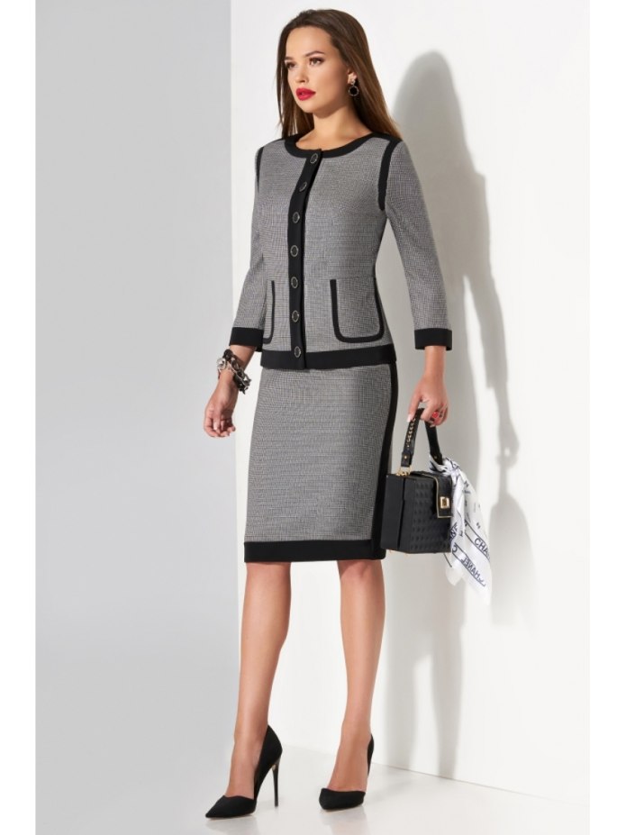 Костюм юбочный Classic Style беж