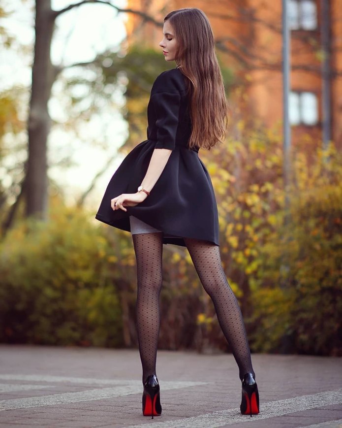 Чёрные колготки с юбкой