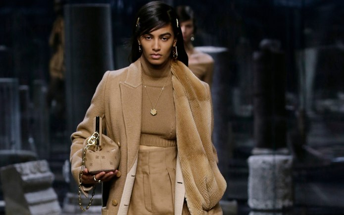 Fendi коллекция осень зима 2021-2022
