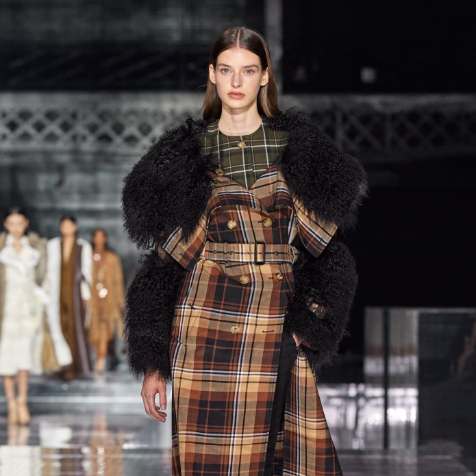 Burberry 2021 осень зима