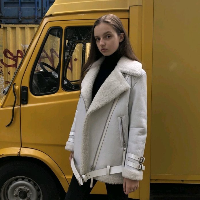 Светлая дубленка