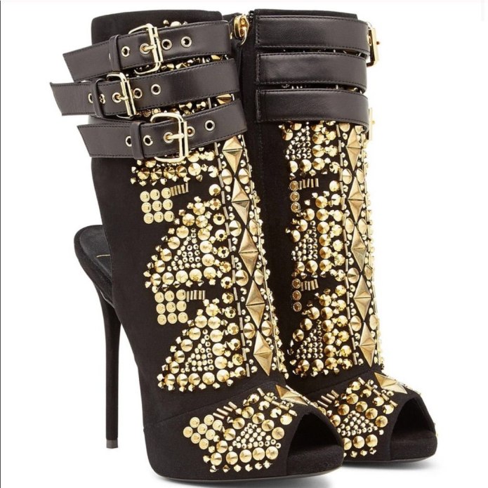 Обувь Giuseppe Zanotti Design закрытые украшенные бусами