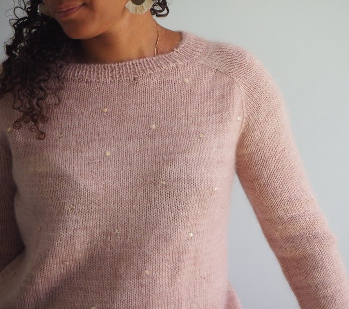 Пуловер женский дизайнер Sachiko Burgin Shifted Eyelet Yoke Sweater