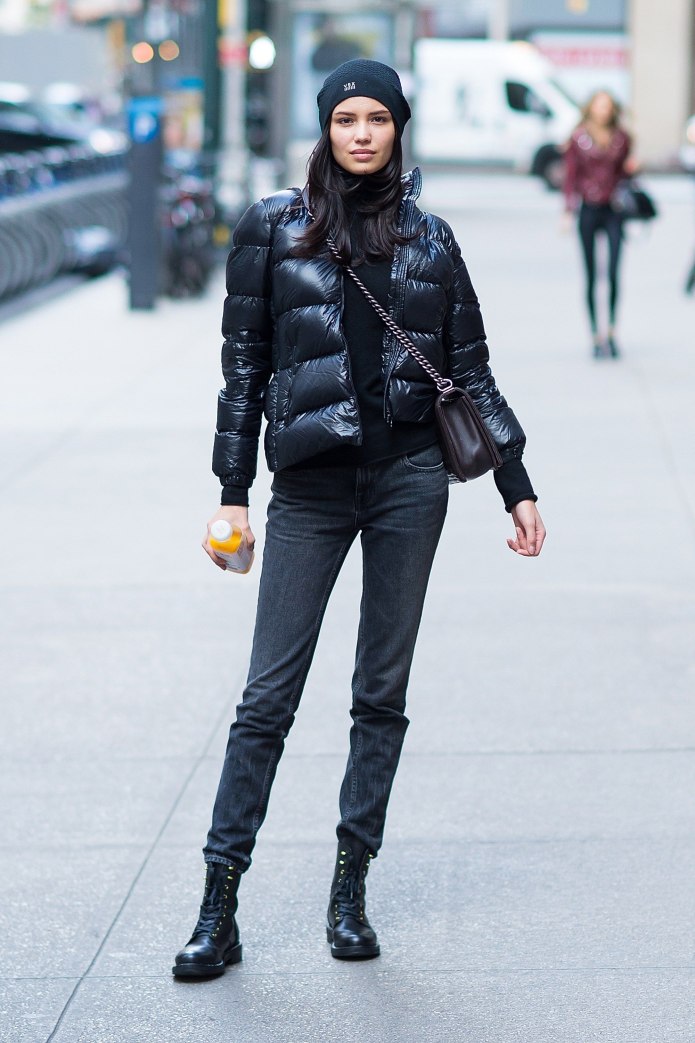 Черный пуховик Street Style