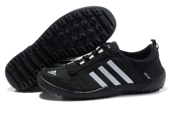 Adidas Daroga two 11