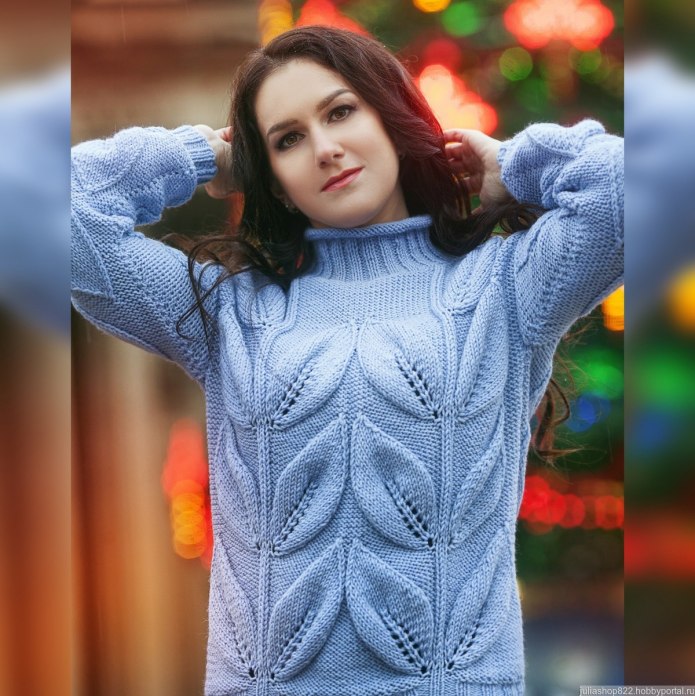 Свитер с листиками