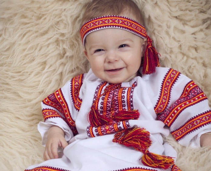 Малыши в славянской одежде