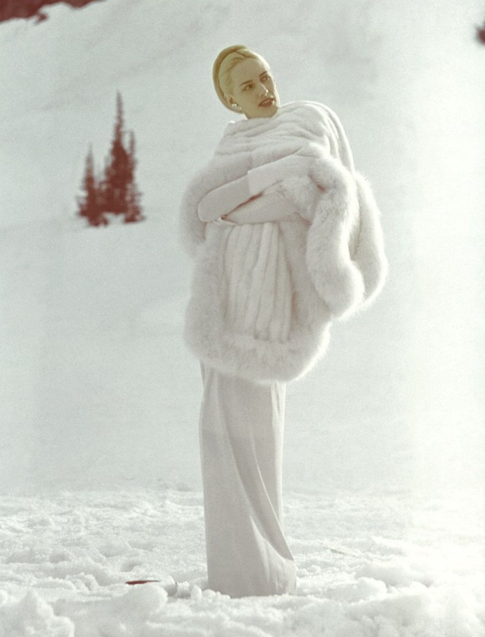 Alena Akhmadullina шуба