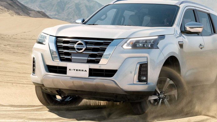 Xterra 2021 Nissan видео на фоне человека