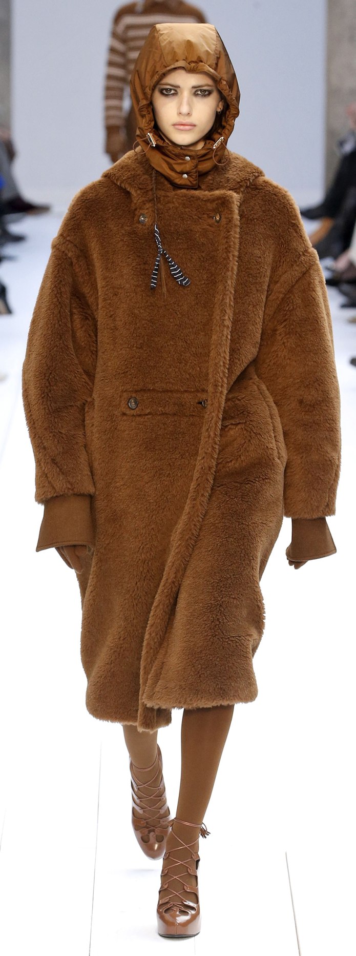 Max Mara Teddy Coat белая