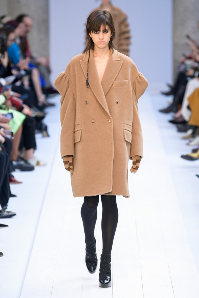 Показ Chanel осень зима 2020 2021