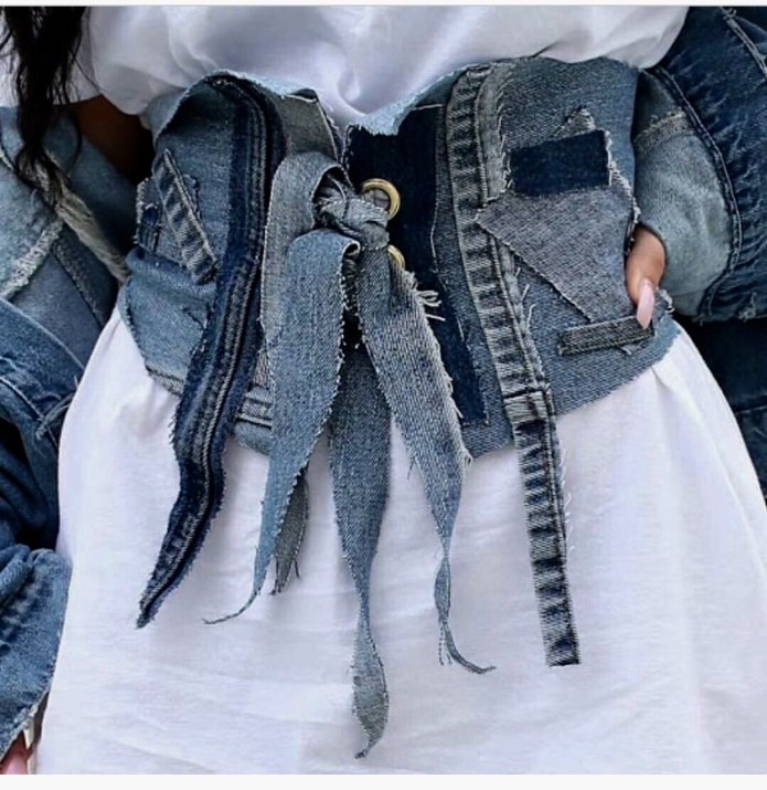 Levi Strauss co. логотип на джинсах
