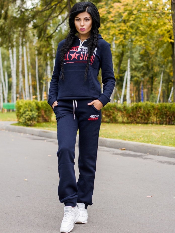 Спортивный костюм женский
