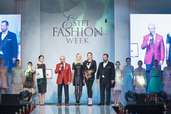 Fashion week надпись