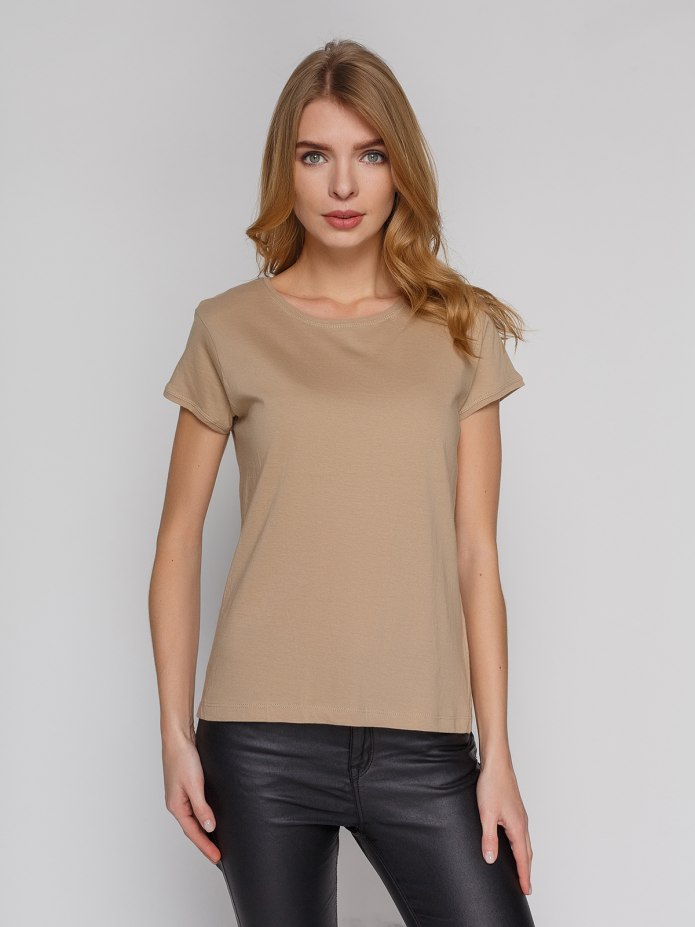 Базовая футболка Uniqlo