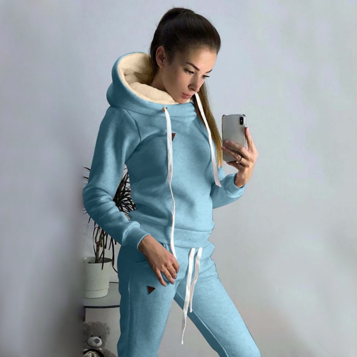 Модные спортивные костюмы