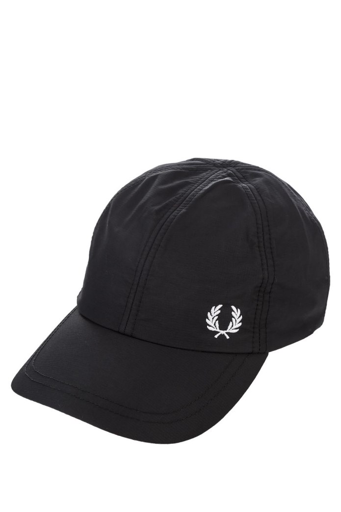 Fred Perry кепка белая