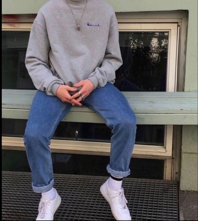 Парень в Converse
