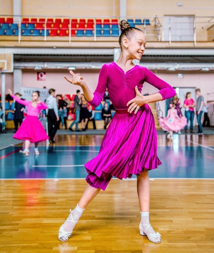 Платье для бальных танцев гофре