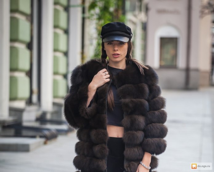 Шуба из песца короткая с длинным платьем