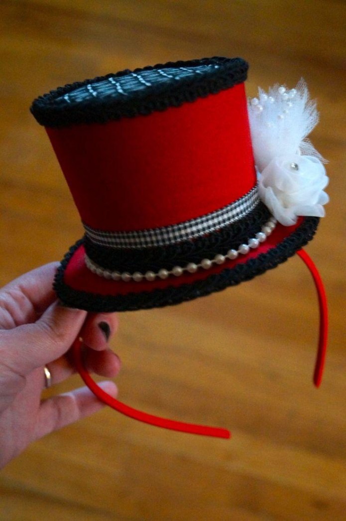 Мини шляпка из картона