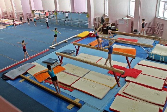 Гантели в зале
