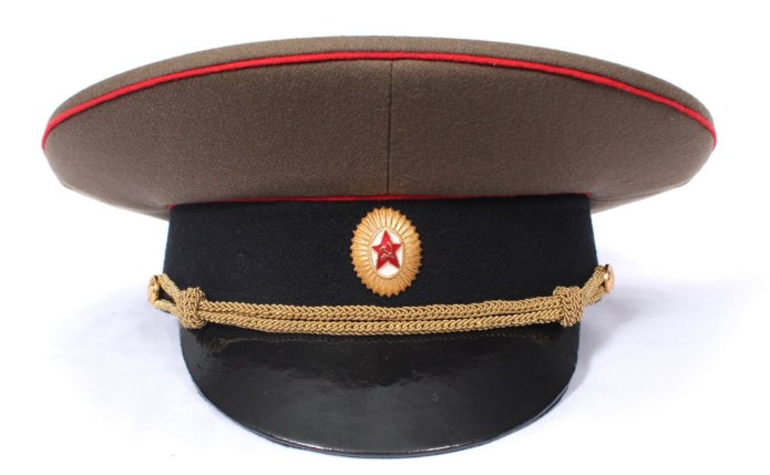 Офицерская фуражка армии РФ