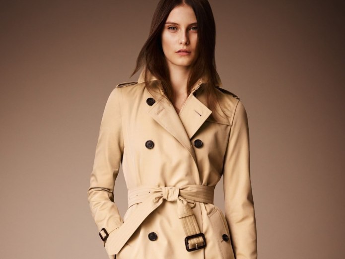 Плащ Burberry 2022