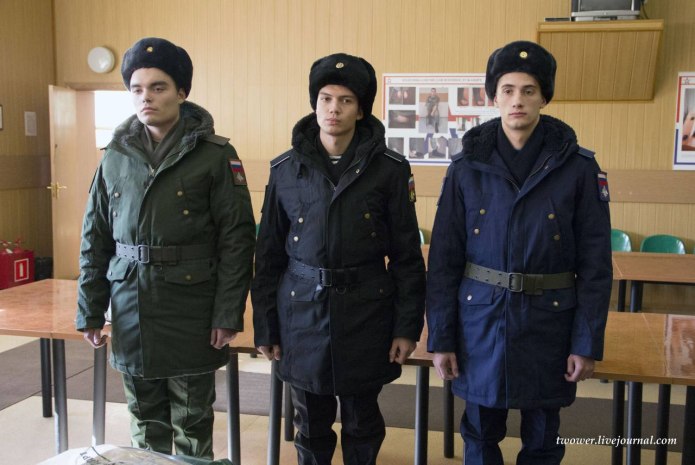 Военная форма Советской армии вид сбоку