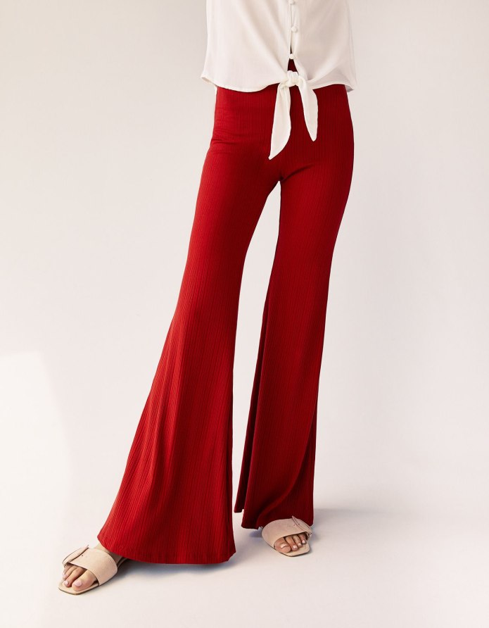 Красные штаны Zara клеш