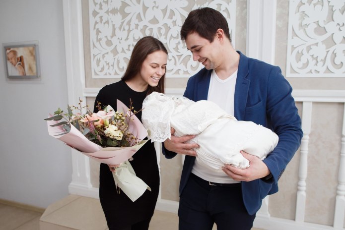 Выписка новорожденного из роддома