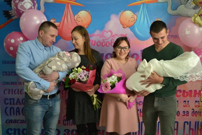 Одежда на выписку из роддома для мамы
