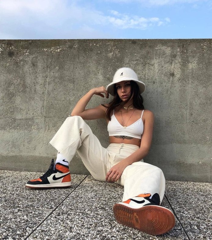 Streetwear стиль девушки