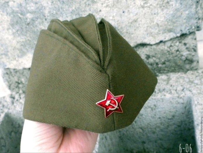 Солдатская пилотка