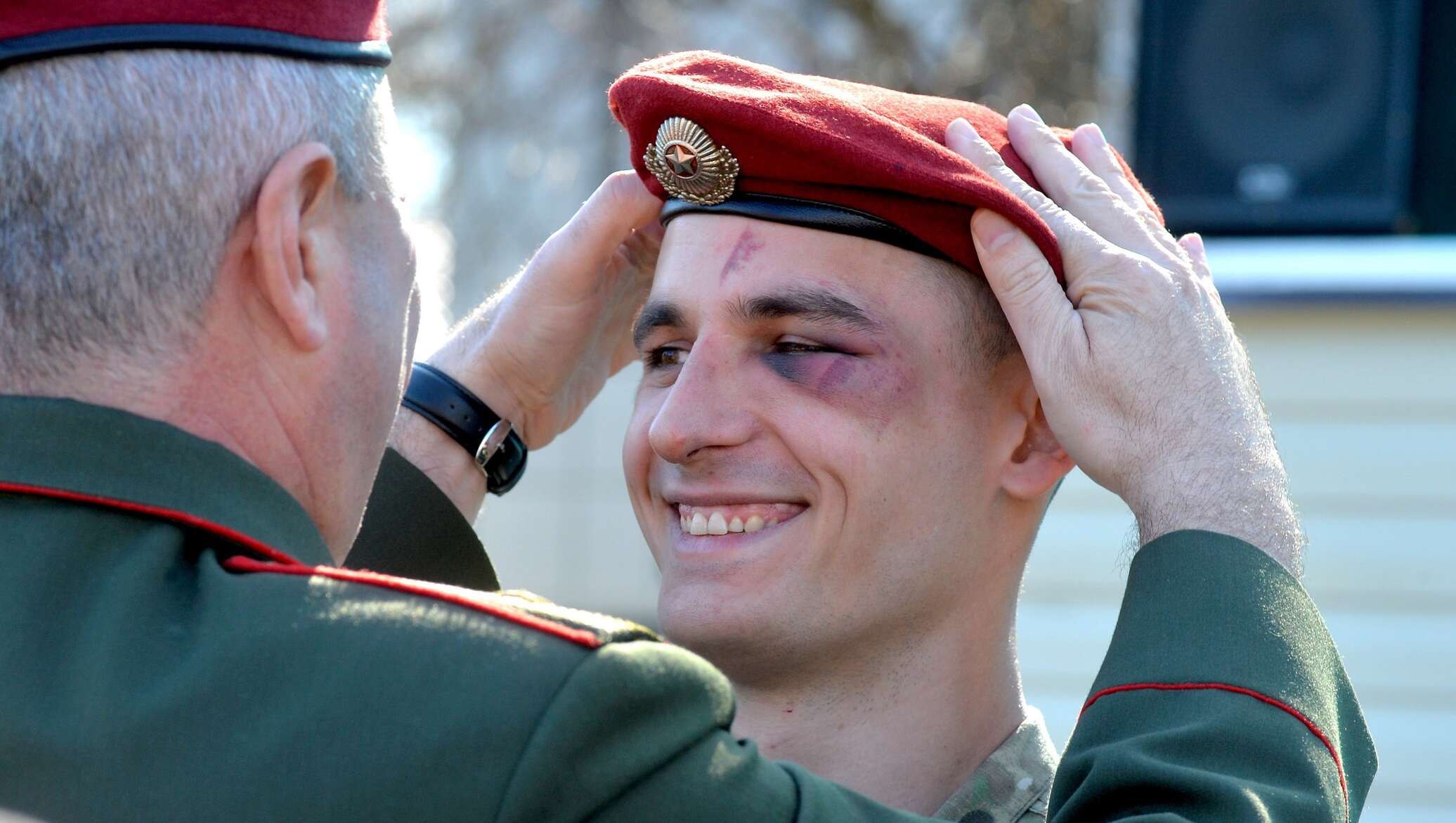 Краповый берет вв. Краповый берет ВДВ. Офицер красного берета. Берет внутренних войск.