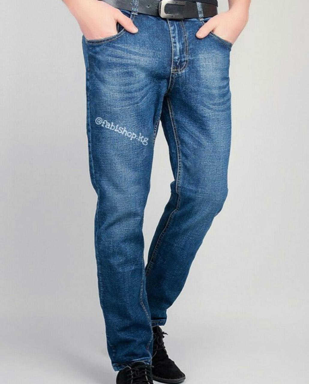 Голубые мужские джинсы купить. Мужские джинсы. Синие джинсы мужские. Джинсы мужские синие прямые. Голубые джинсы мужские.