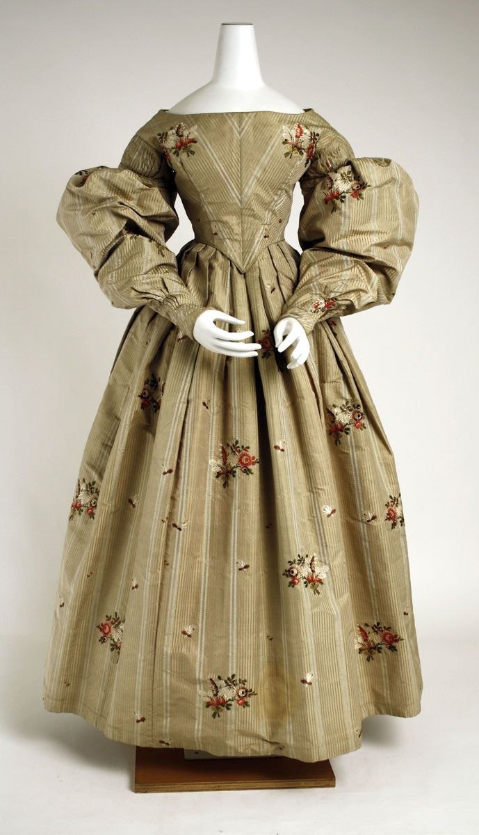 Victorian Fashion 1830s