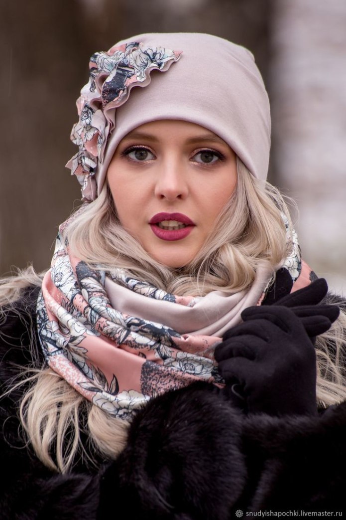 Снуд на куртку с капюшоном