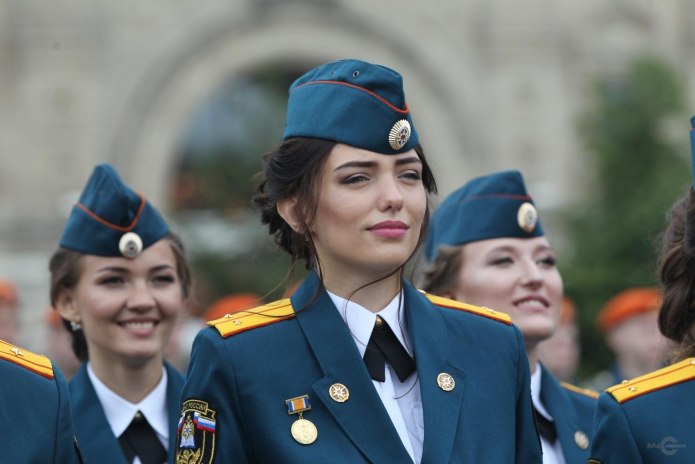 Форма курсантки МЧС России