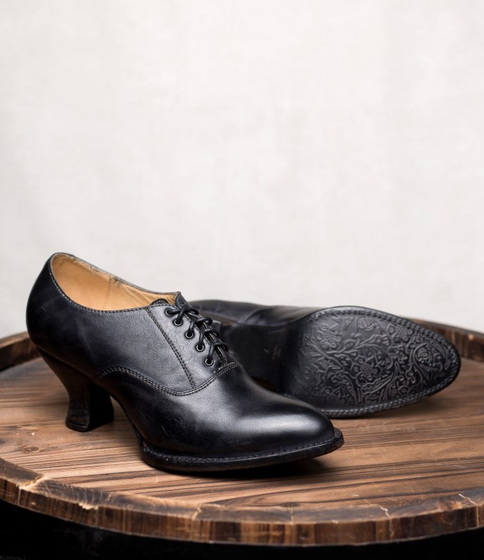 What Bye women Victorian Boots